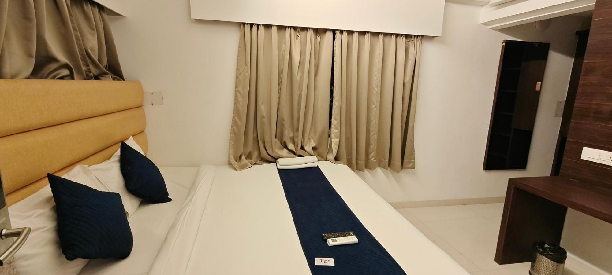 Meritel Grande, Vijay Nagar, Hotel