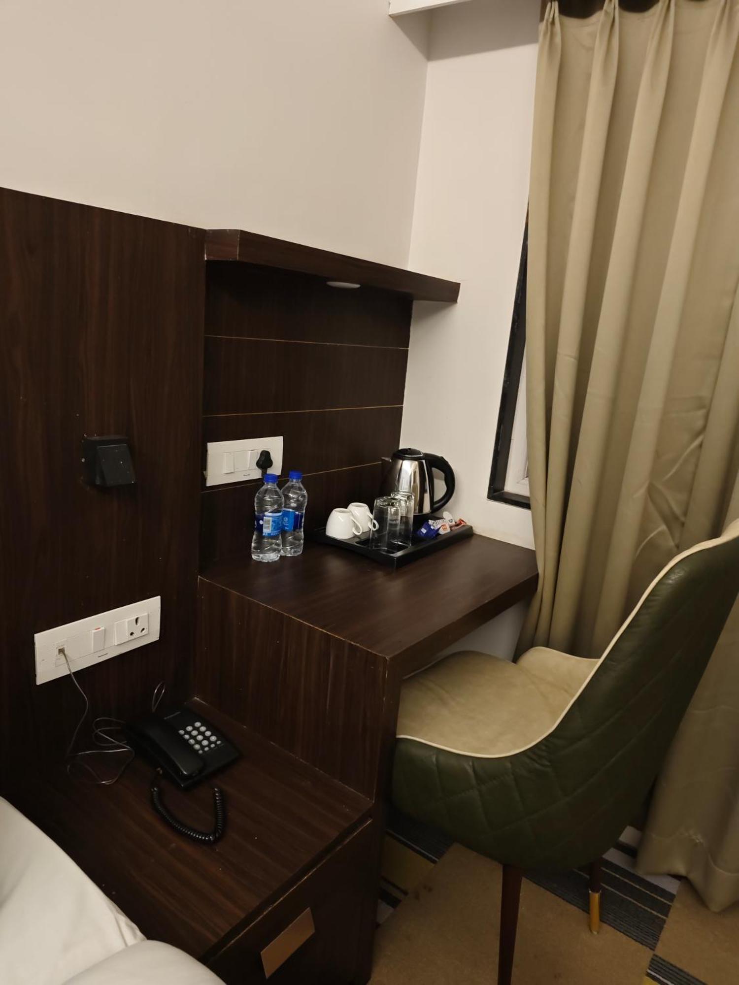 Meritel Grande, Vijay Nagar, 3*